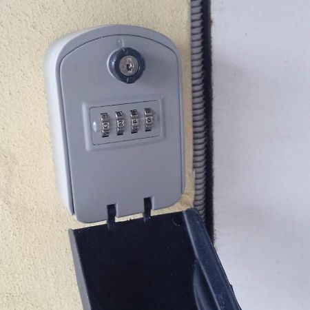 Camera B&B Hotel 帕爾馬 外观 照片