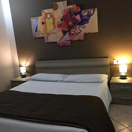 Camera B&B Hotel 帕爾馬 外观 照片