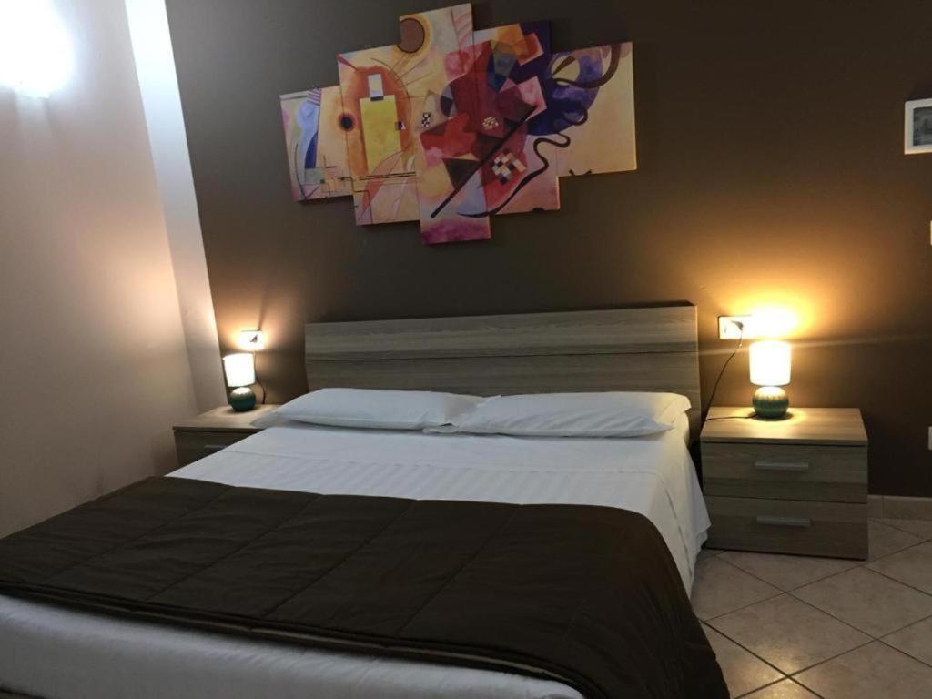 Camera B&B Hotel 帕爾馬 外观 照片